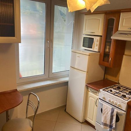 Apartament Przy Stadionie Apartment Tychy Bagian luar foto