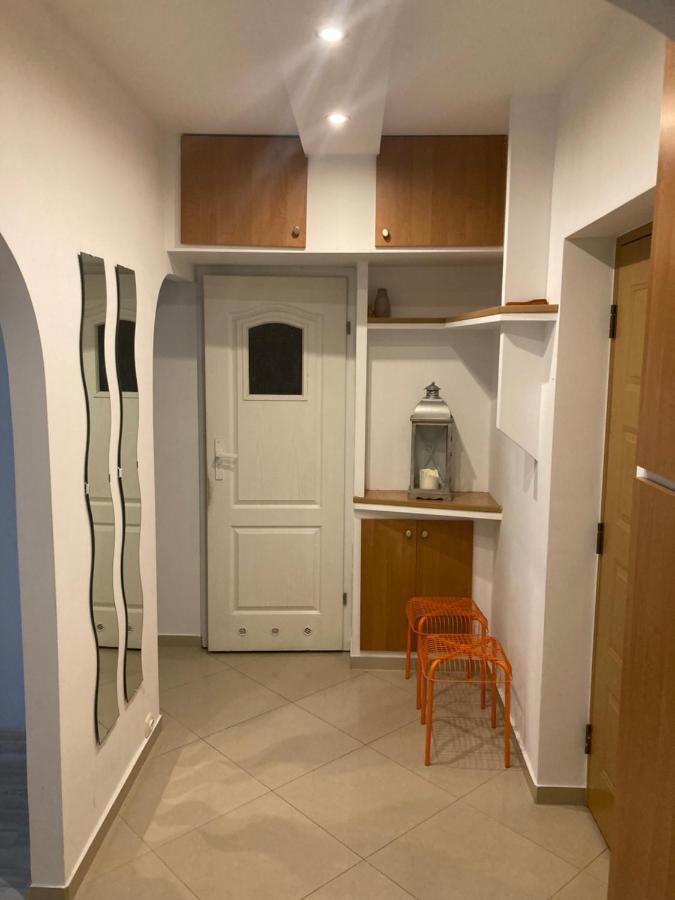 Apartament Przy Stadionie Apartment Tychy Bagian luar foto