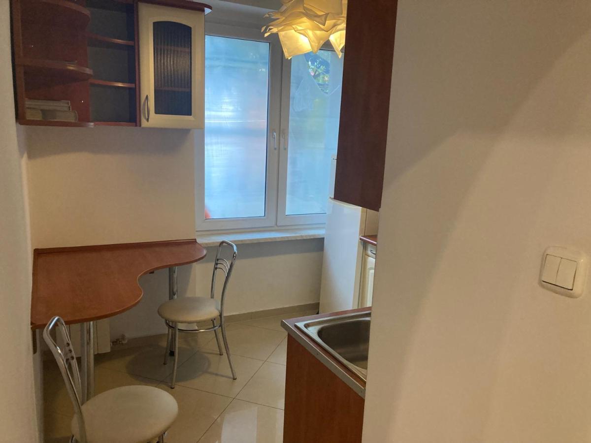 Apartament Przy Stadionie Apartment Tychy Bagian luar foto