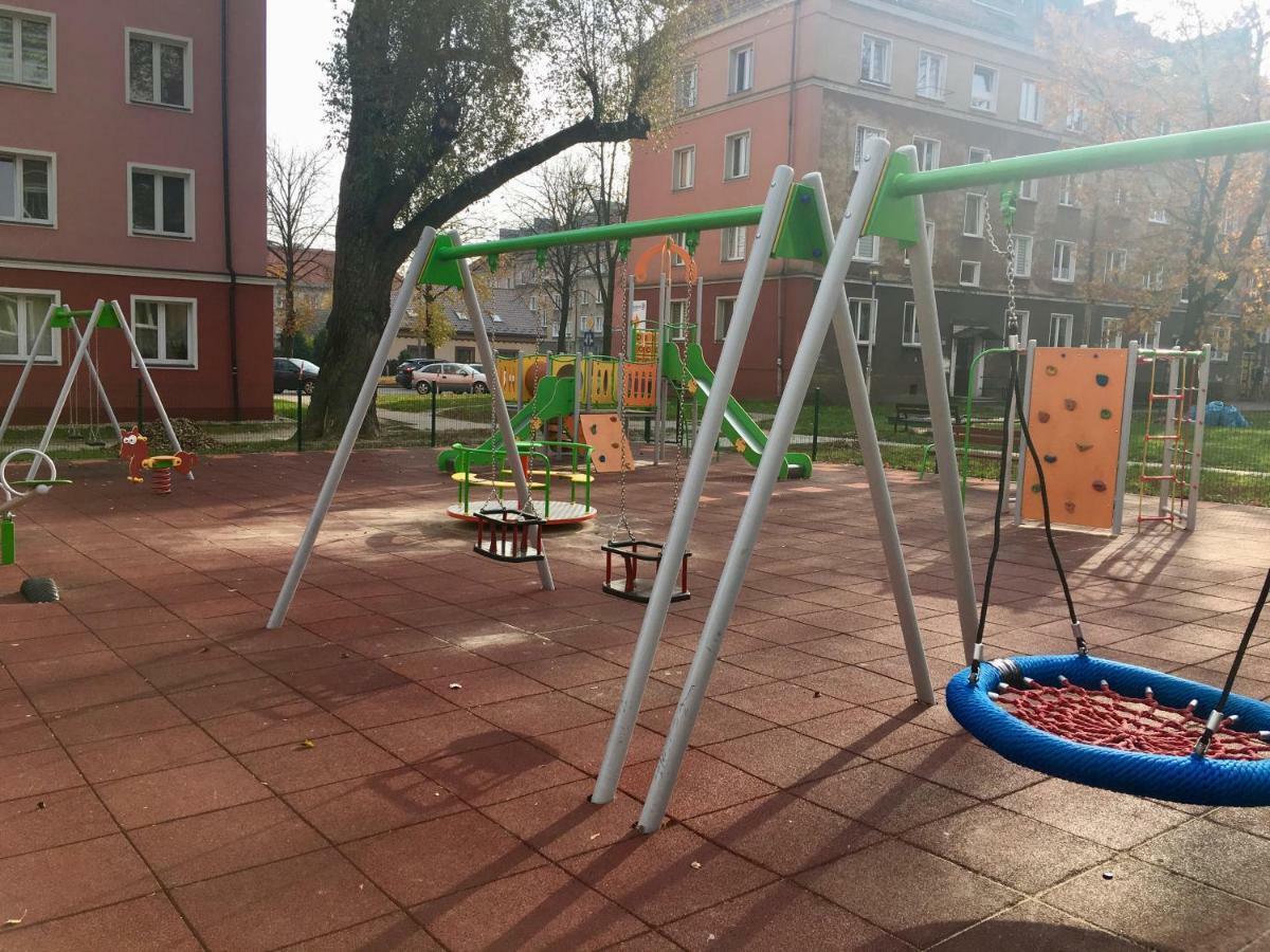 Apartament Przy Stadionie Apartment Tychy Bagian luar foto